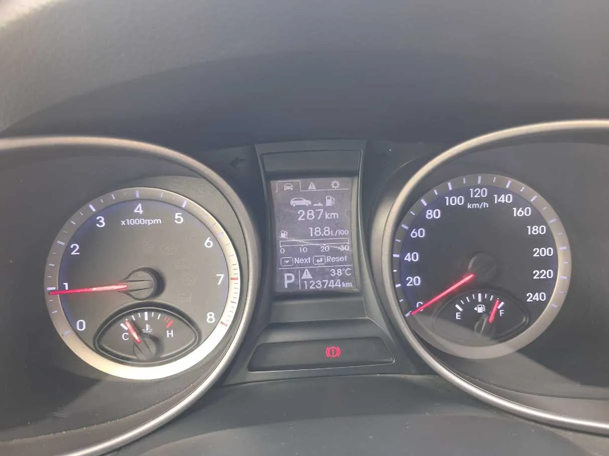 Car image 20