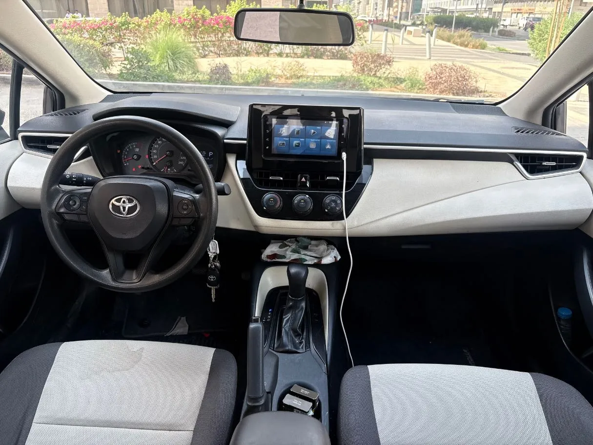 Car image 18