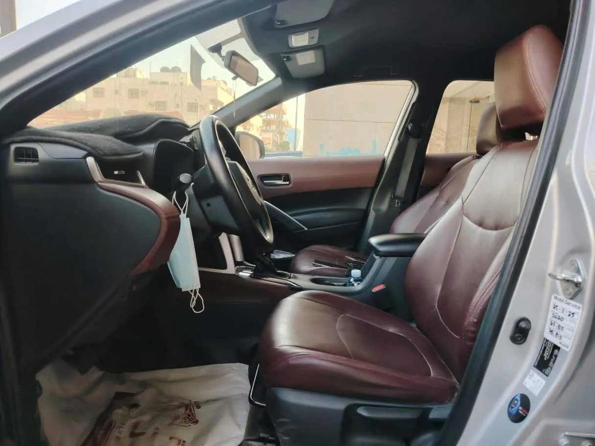 Car image 12