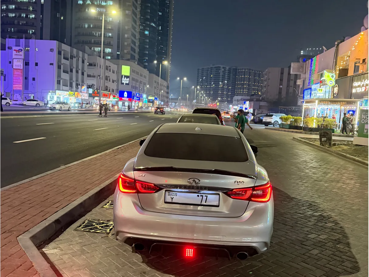 Car image 9