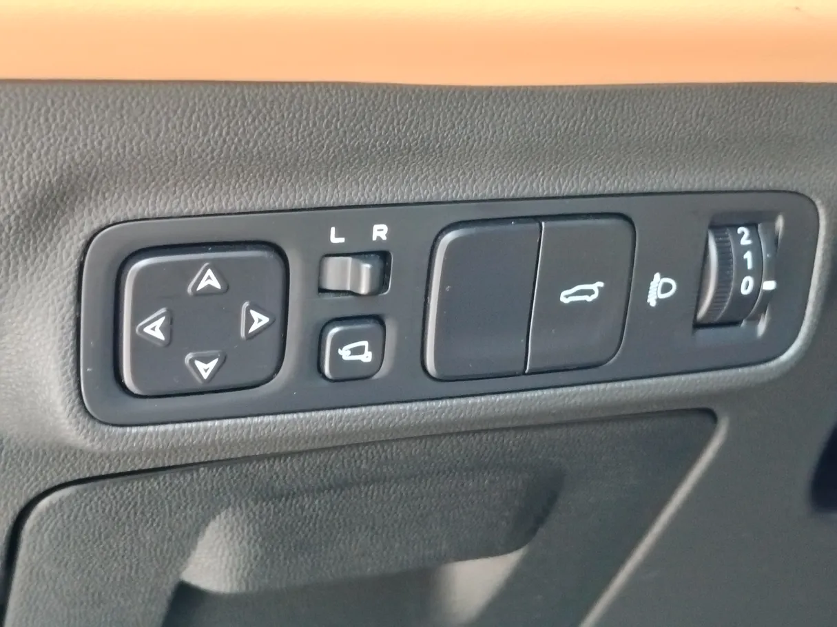 Car image 31