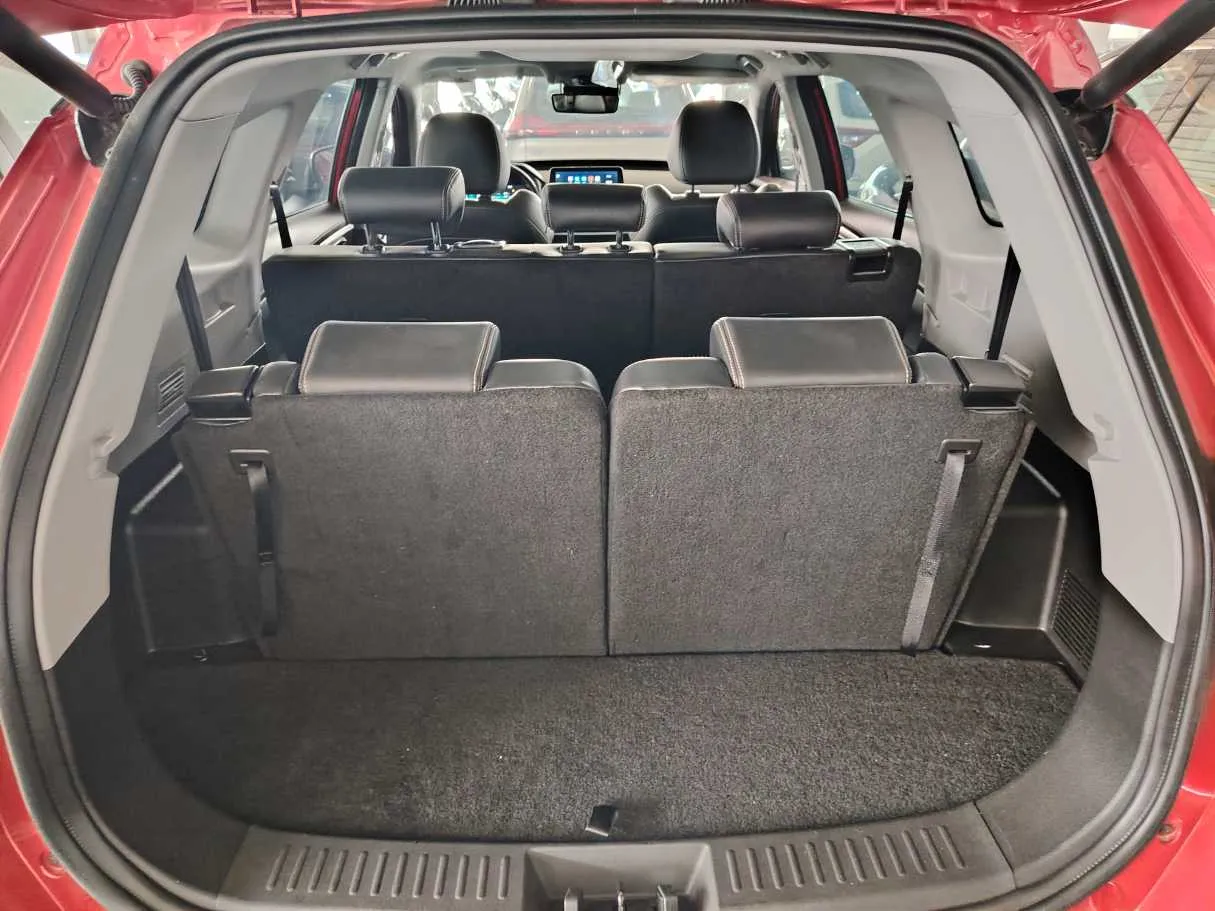 Car image 34