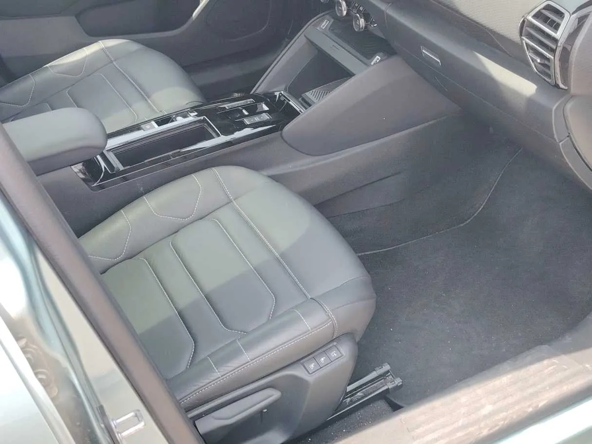 Car image 37