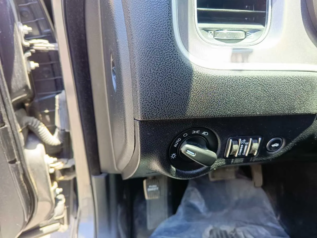 Car image 31