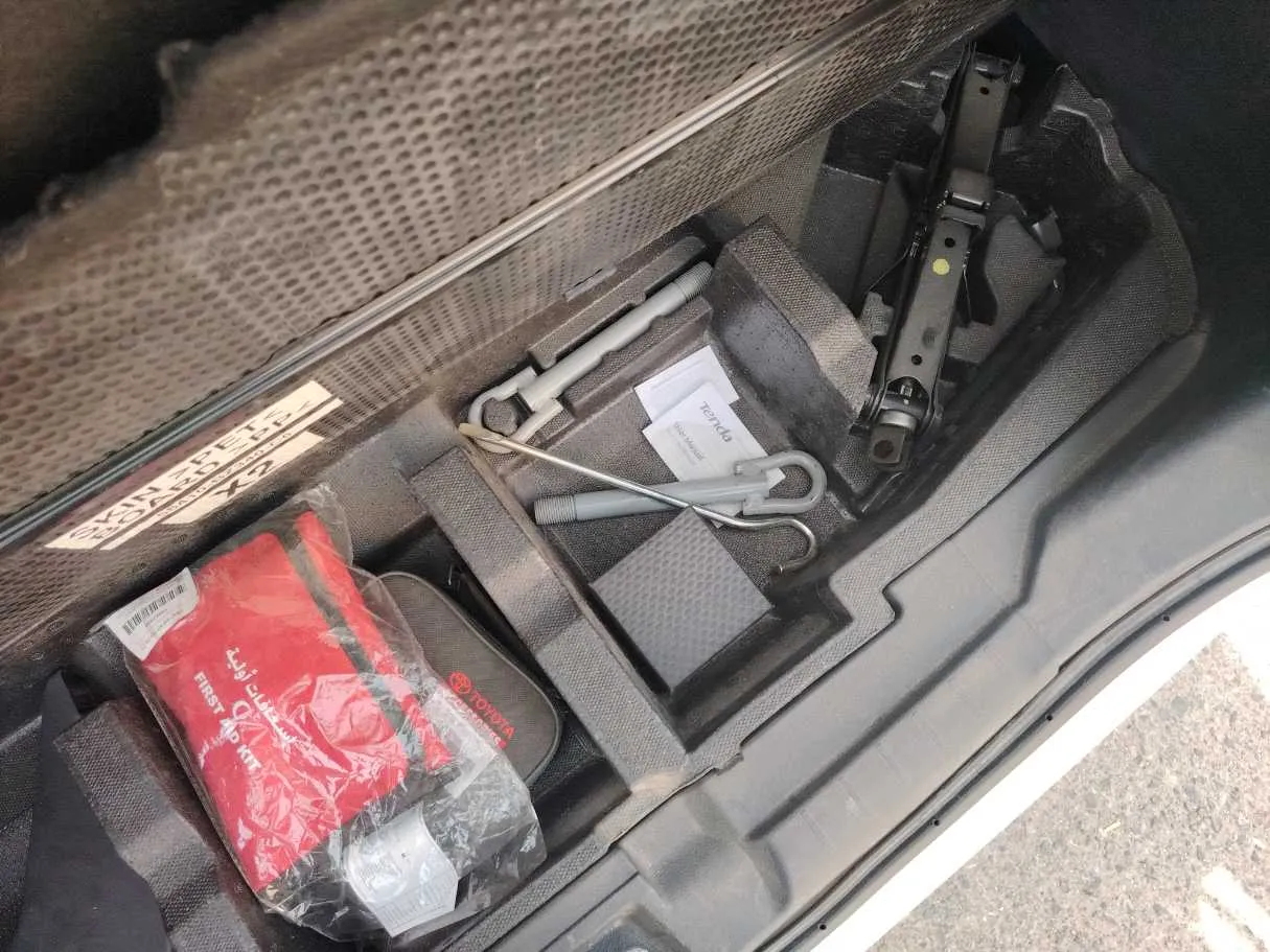 Car image 32