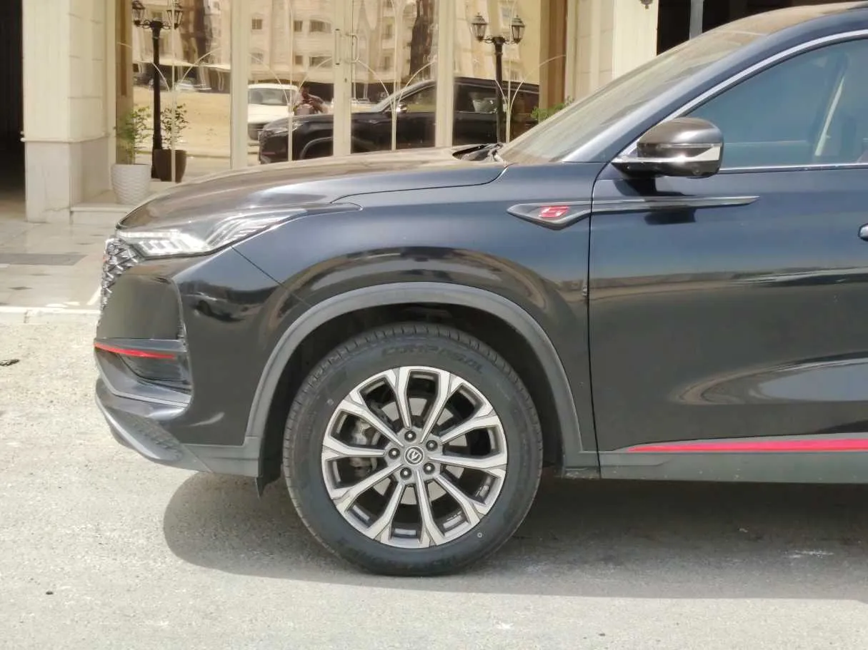Car image 9