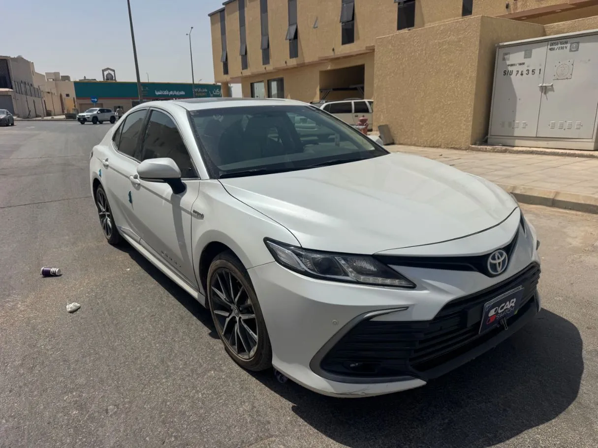 Car image 3