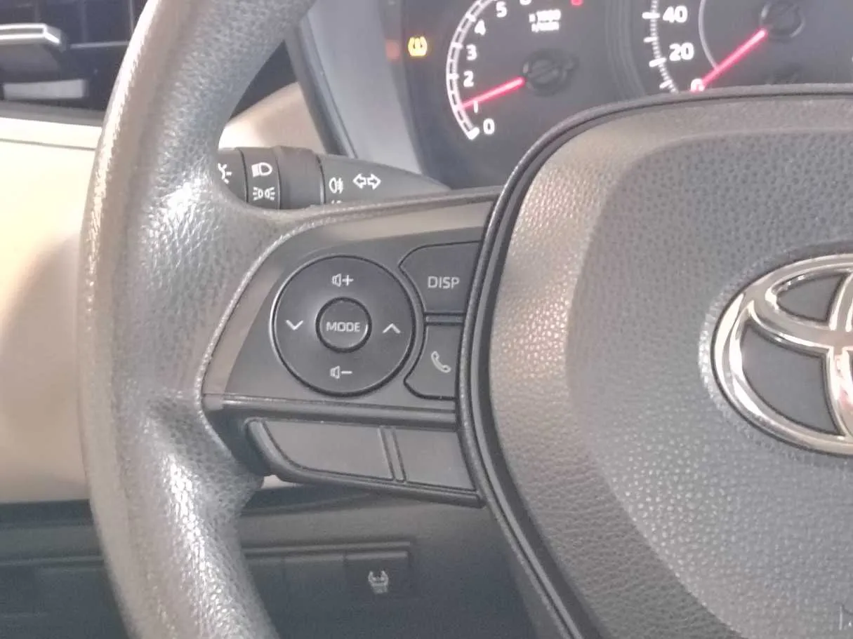 Car image 24