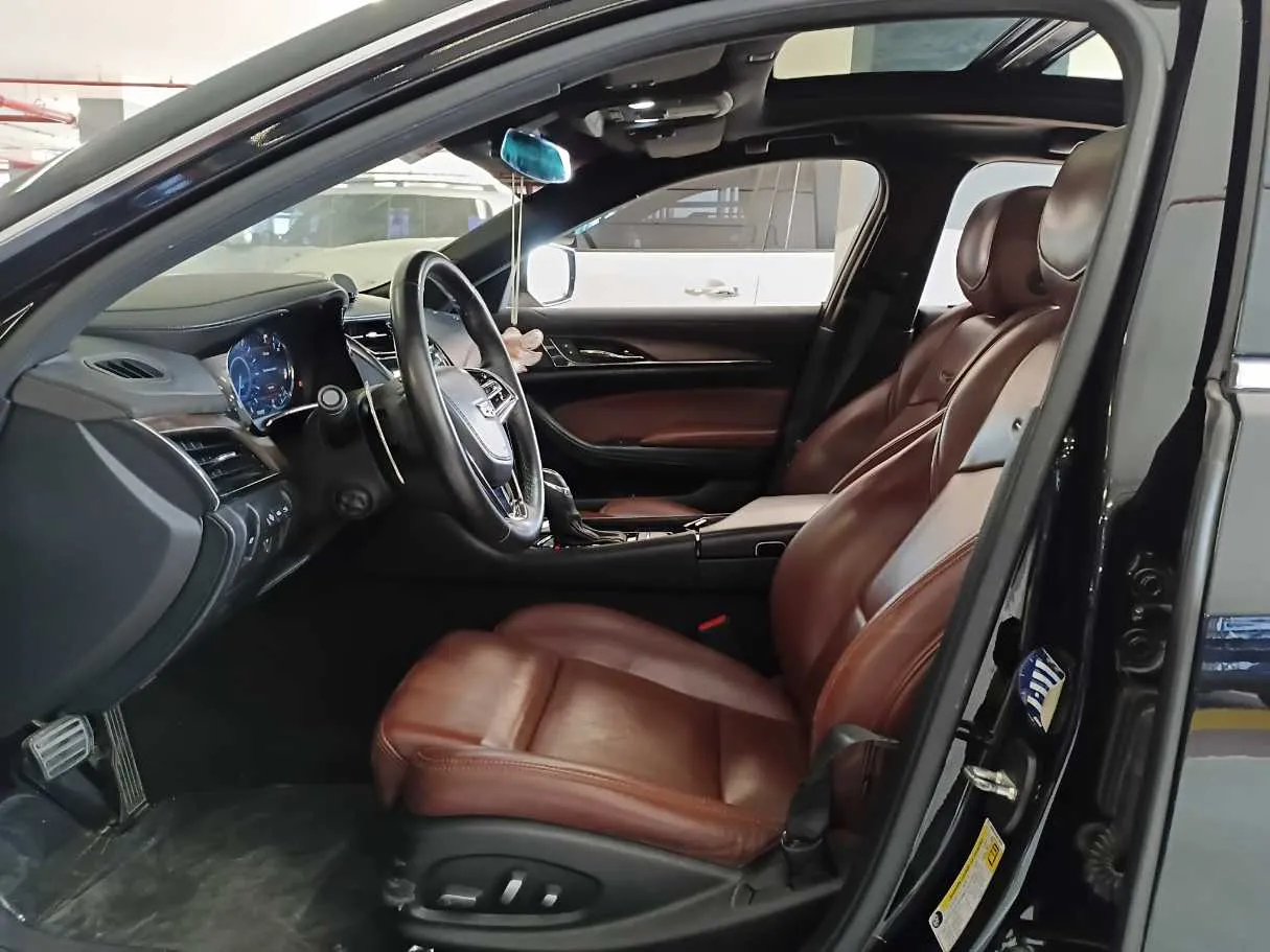 Car image 12