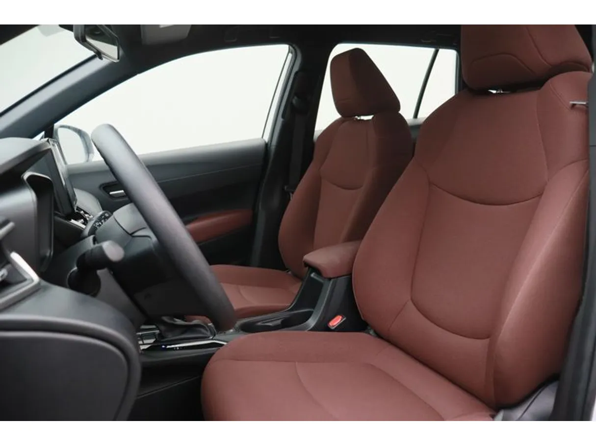 Car image 8