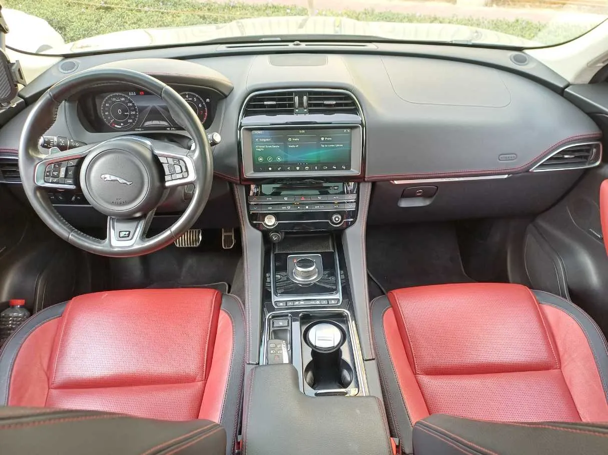 Car image 15