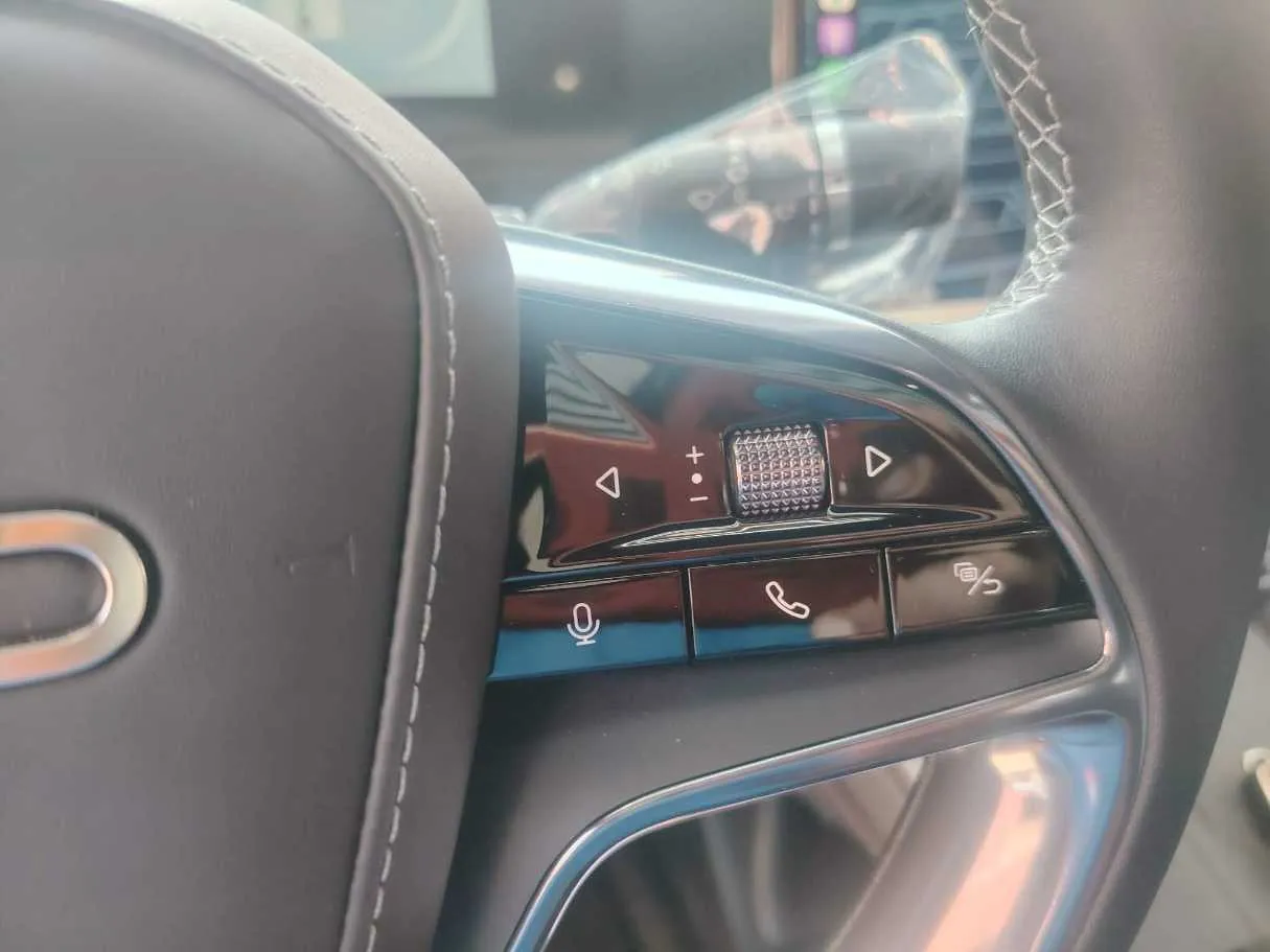 Car image 42