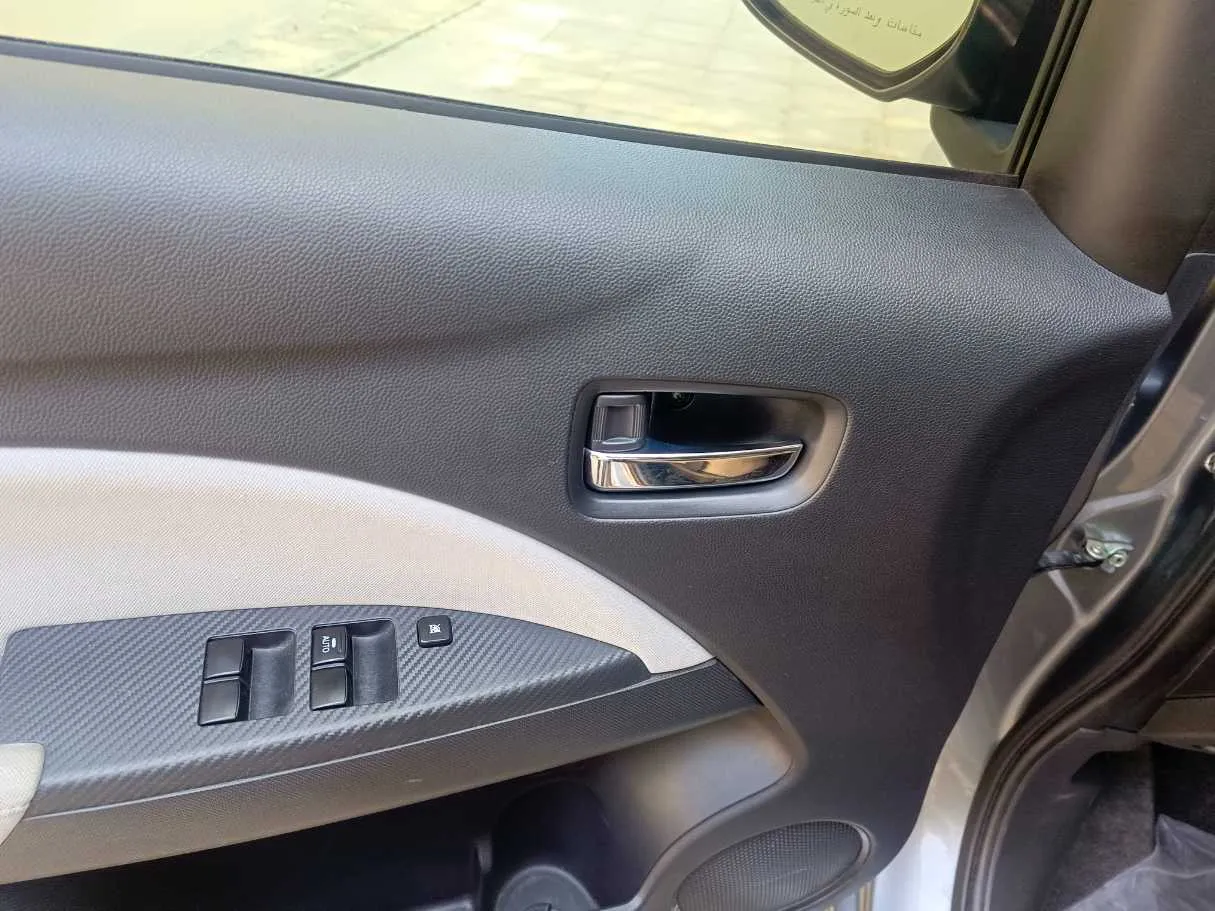 Car image 29