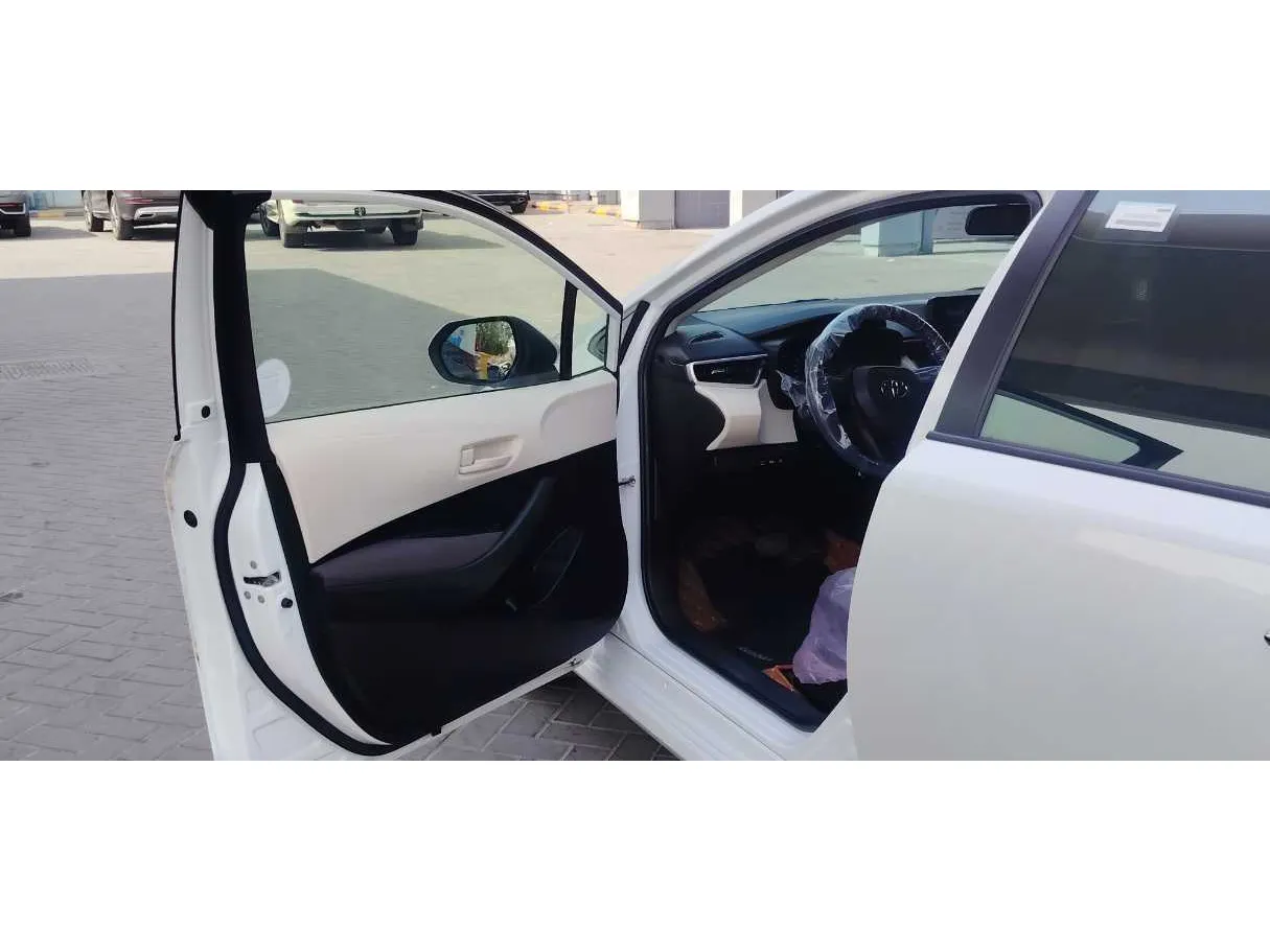 Car image 11