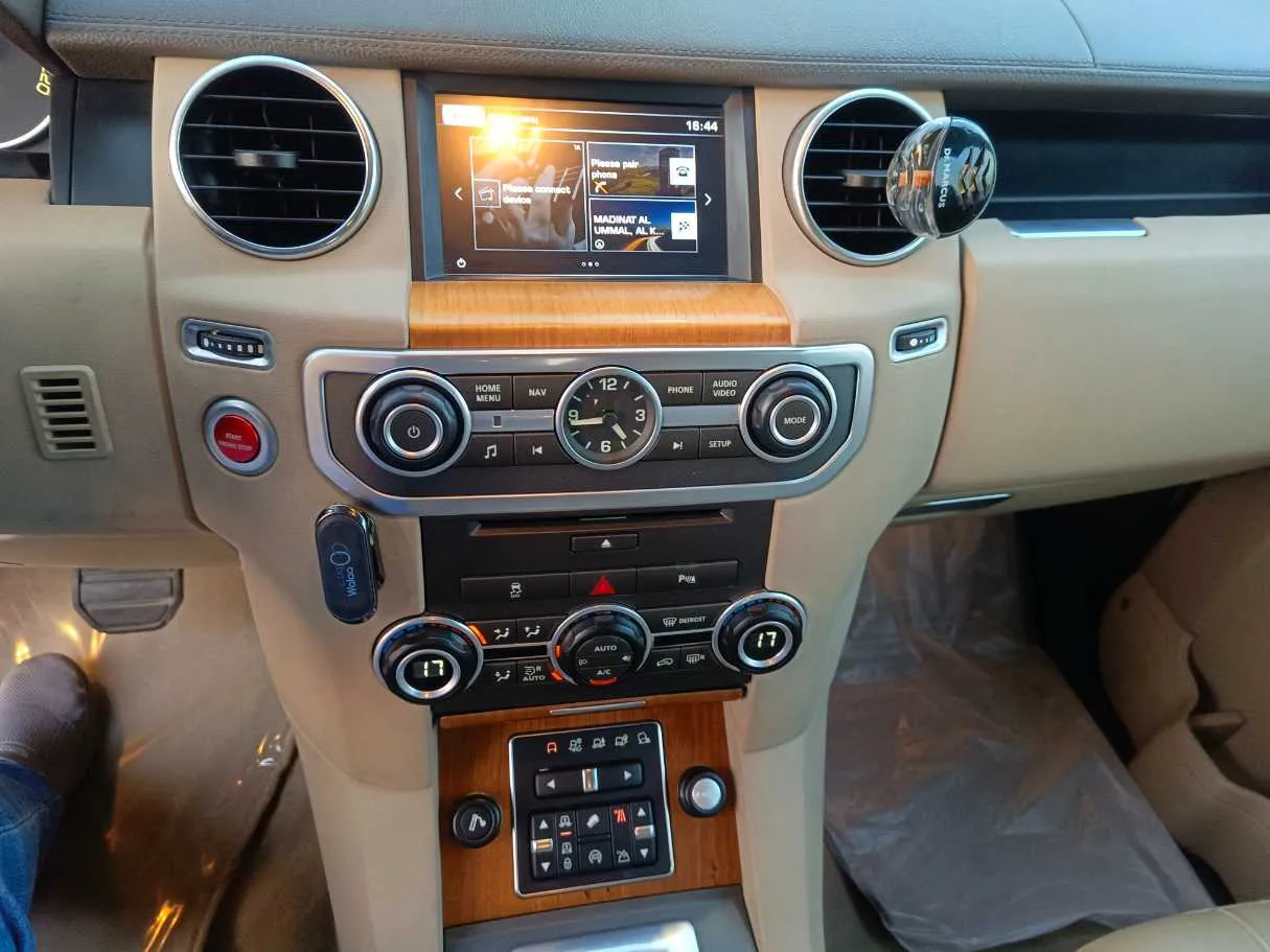 Car image 25