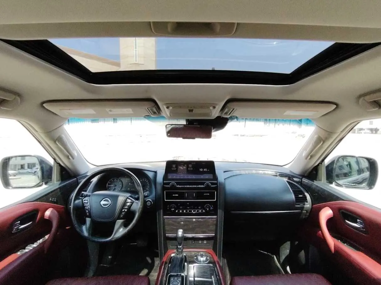 Car image 18