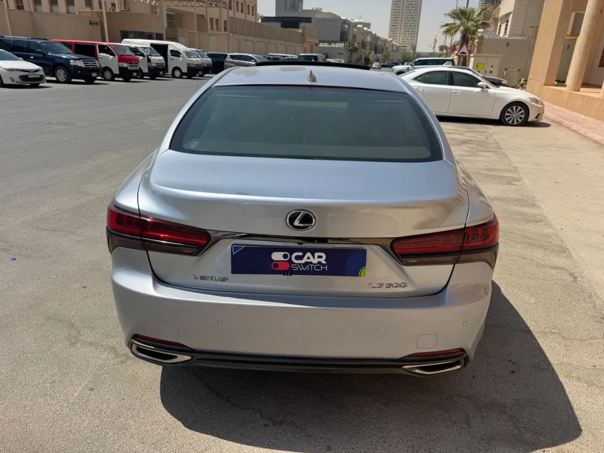 Car image 6