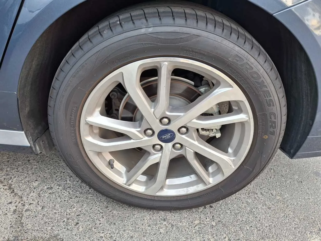 Car image 6
