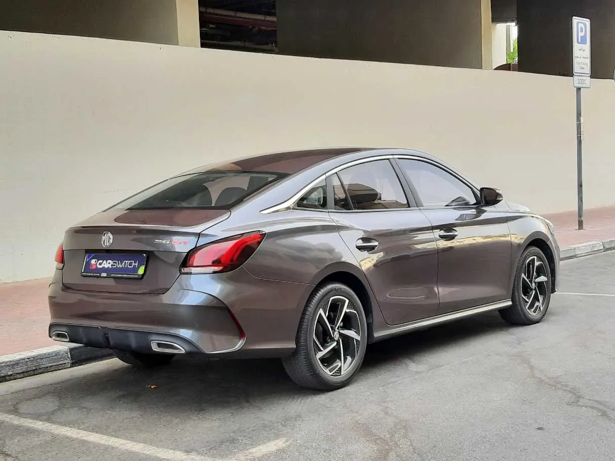Car image 5