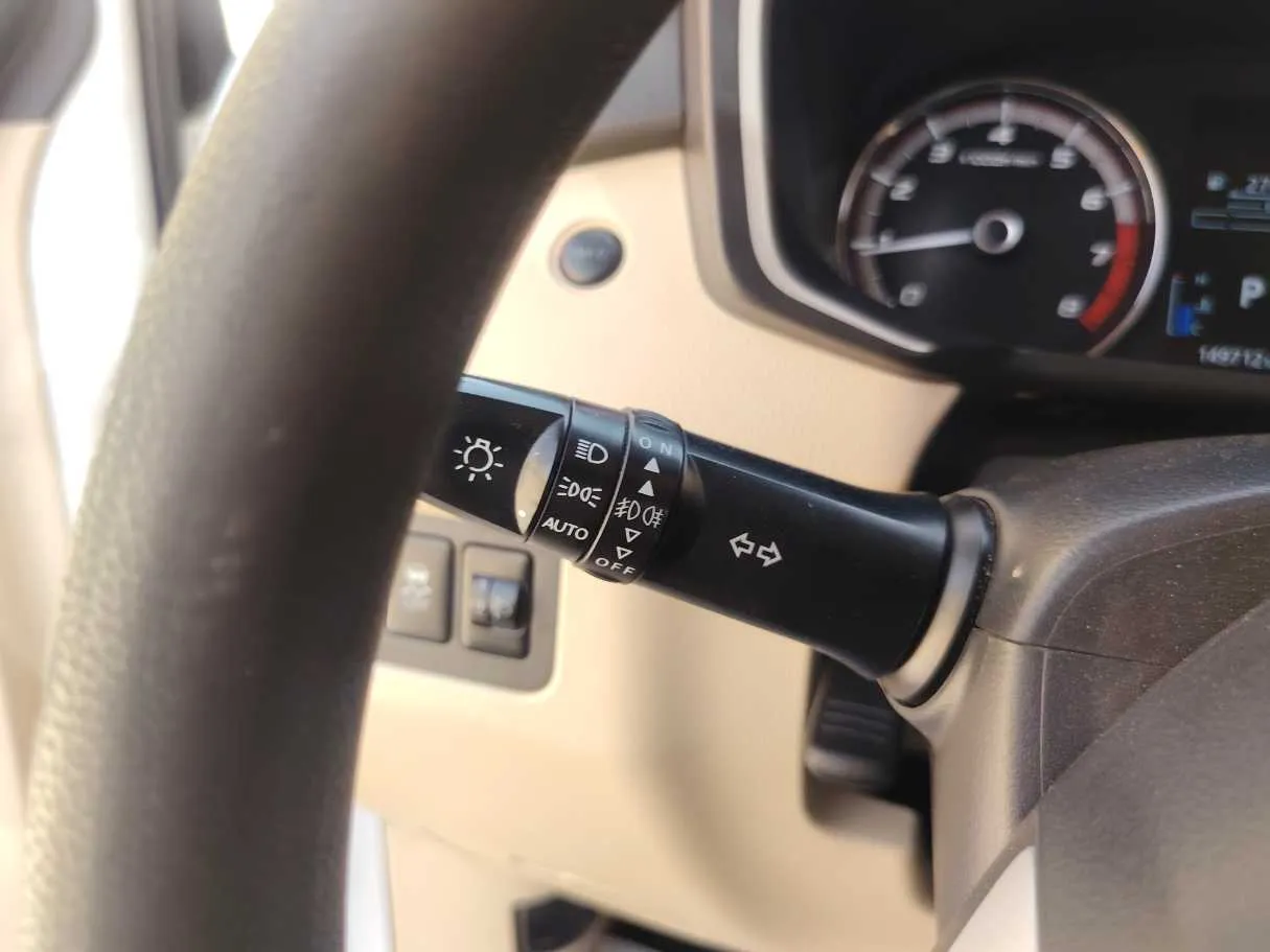 Car image 30