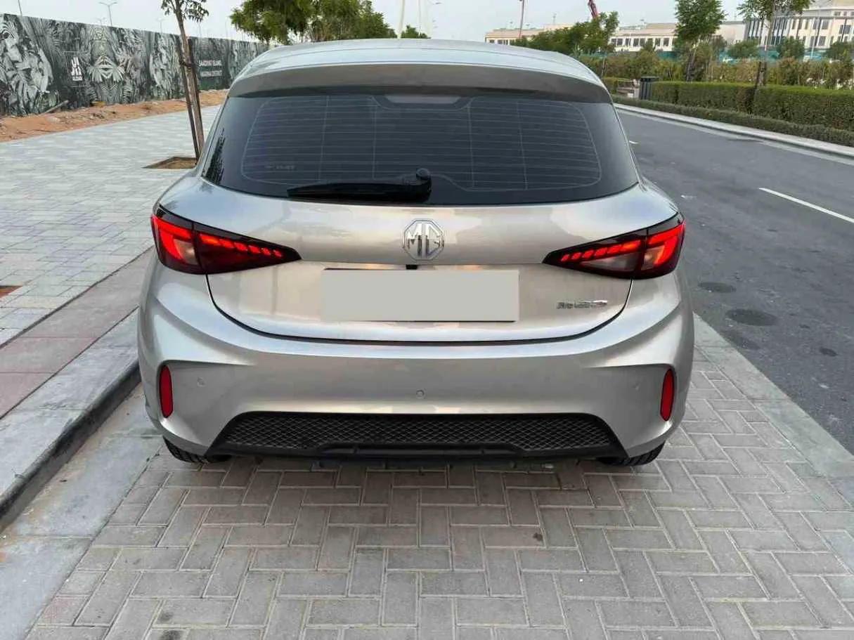 Car image 5