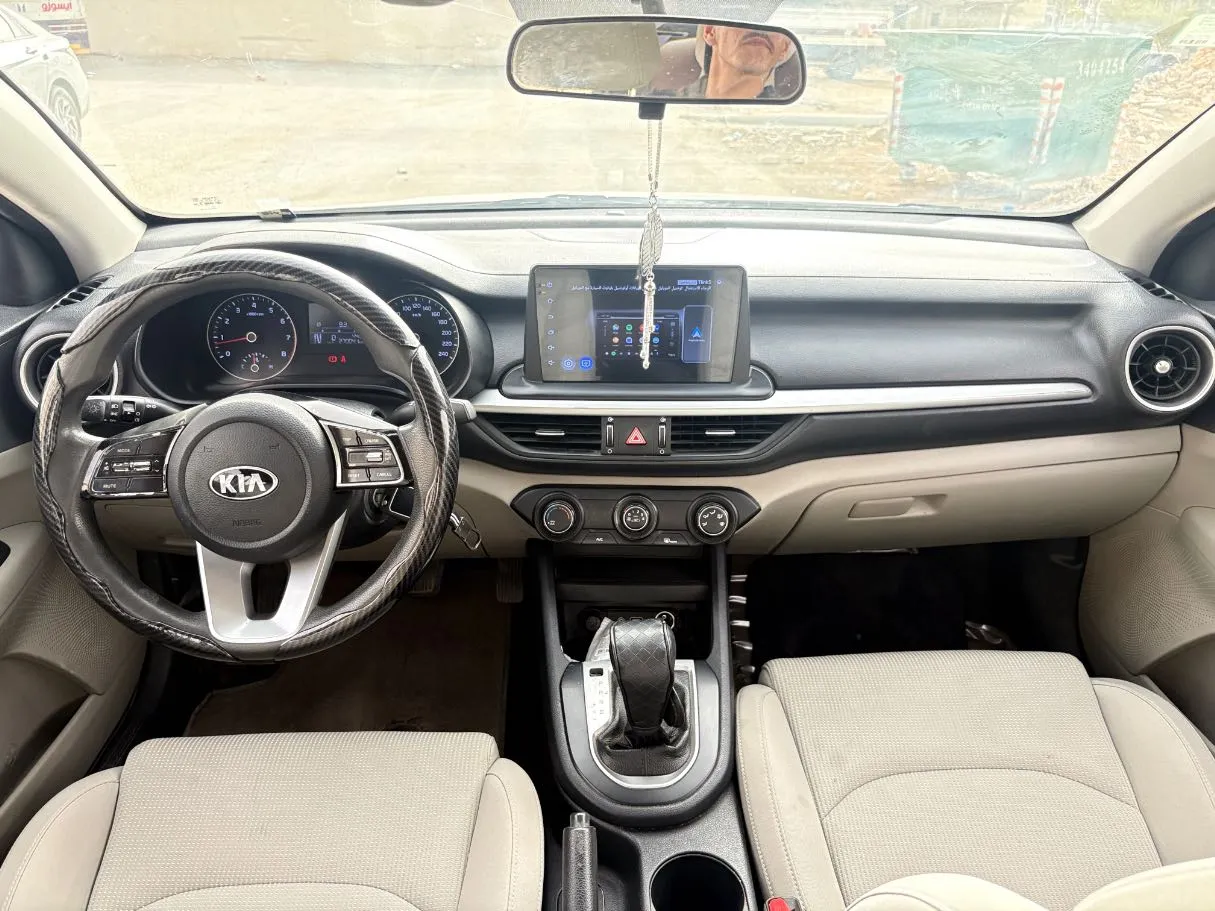 Car image 18