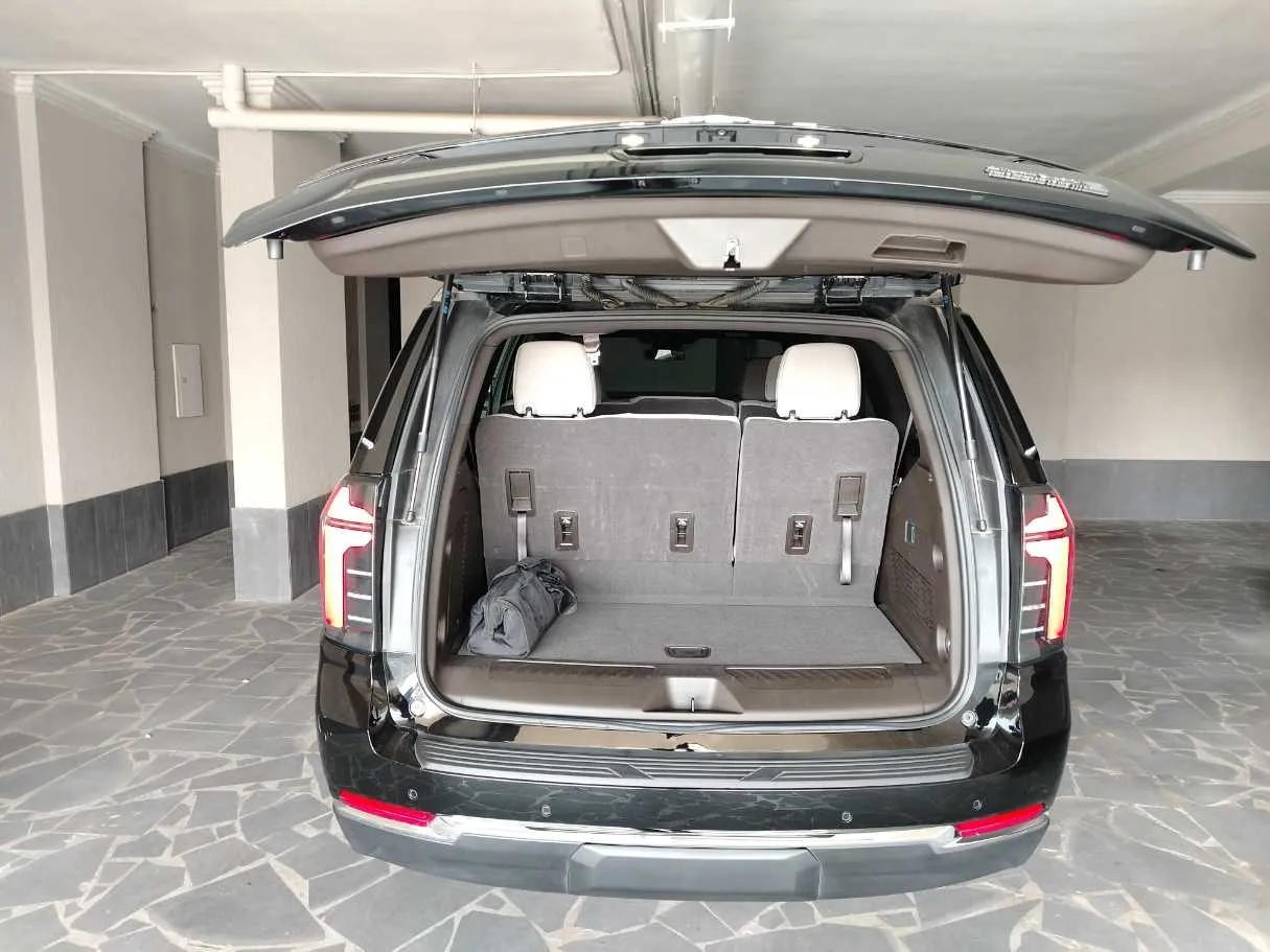 Car image 30