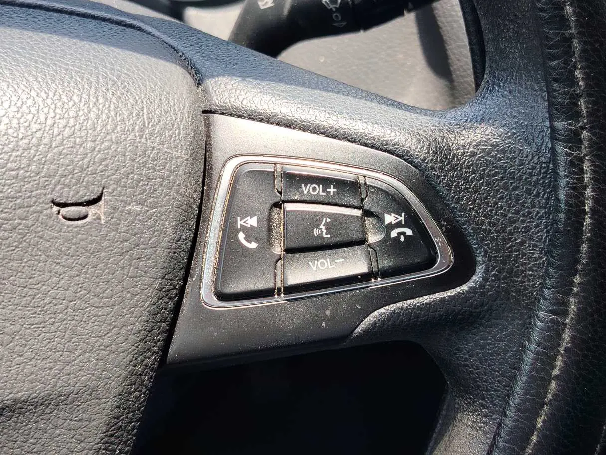 Car image 24