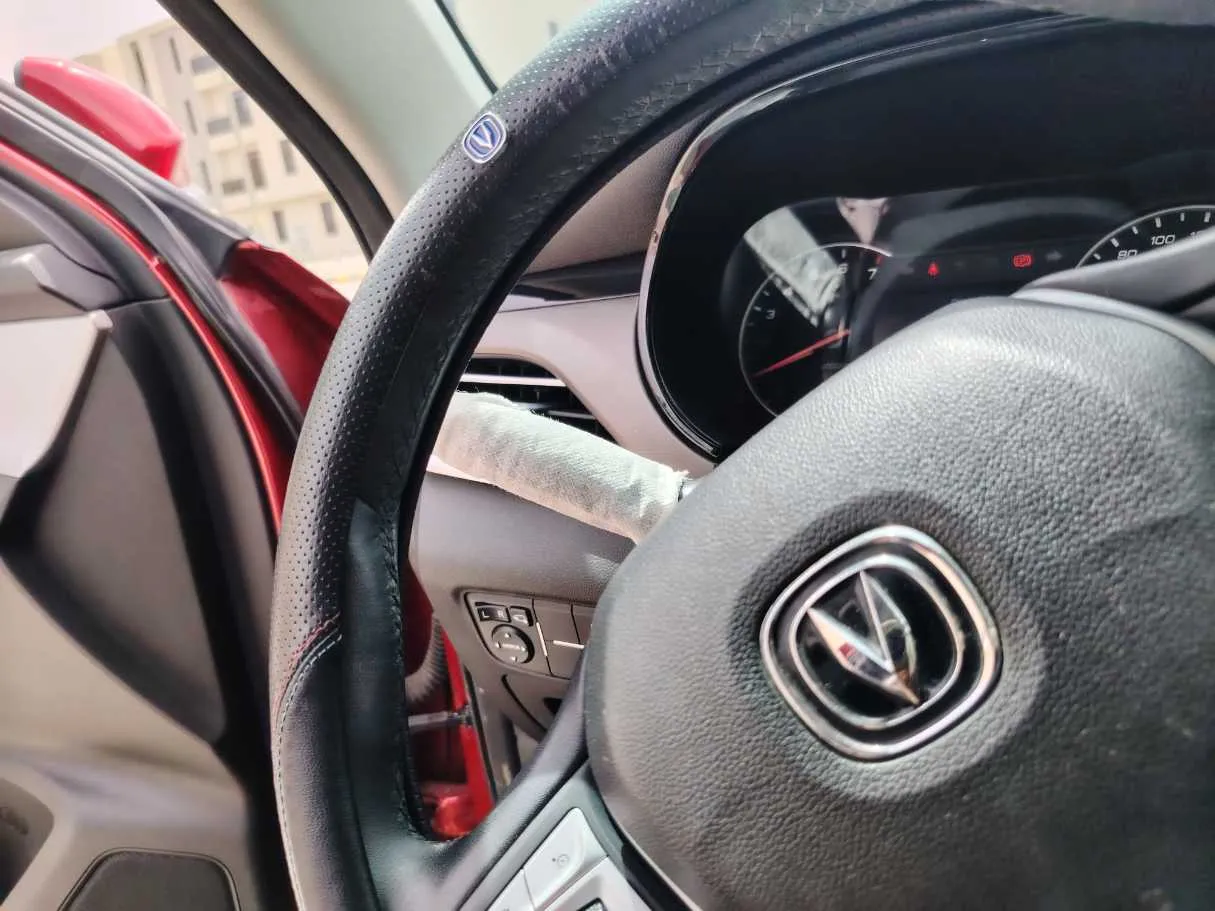Car image 34