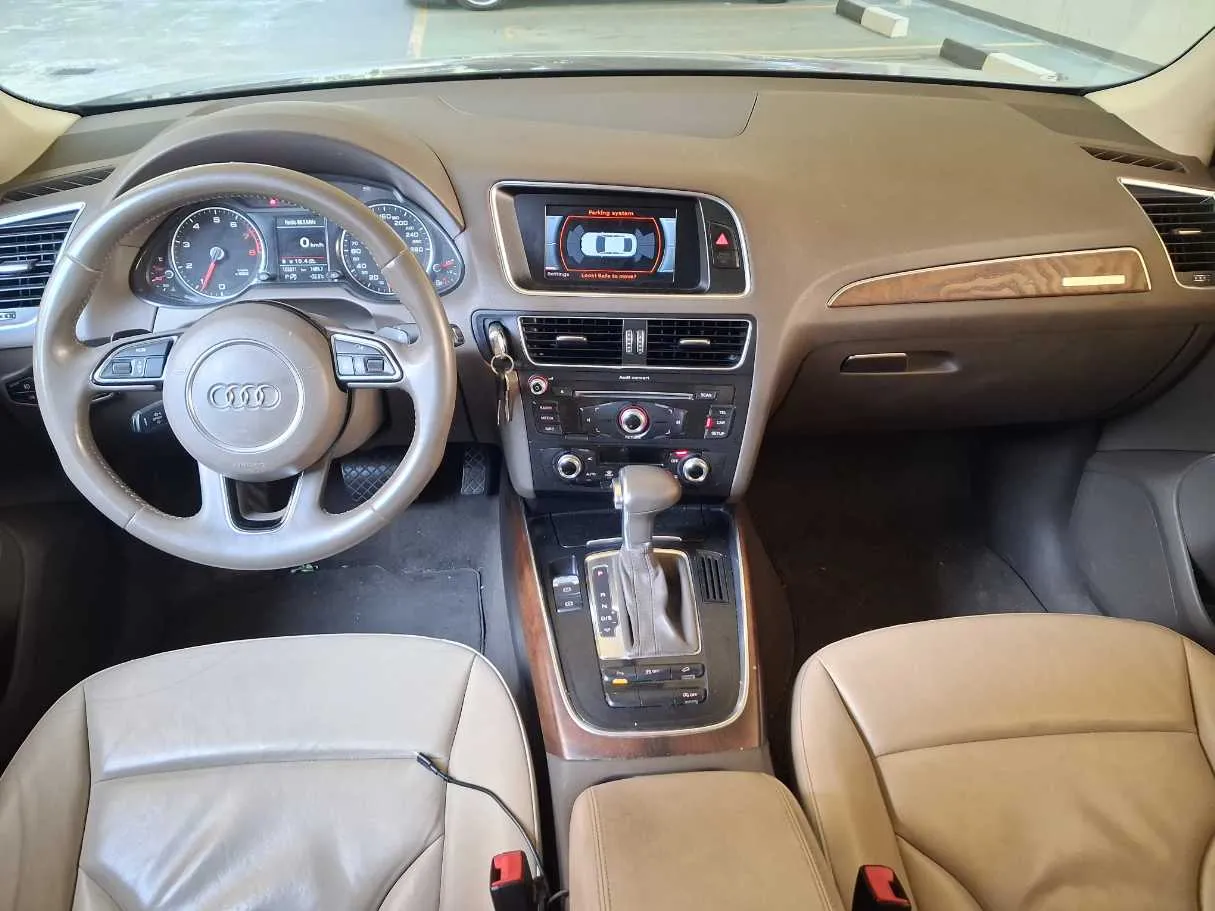Car image 16