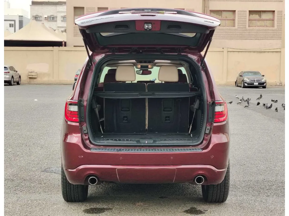 Car image 26