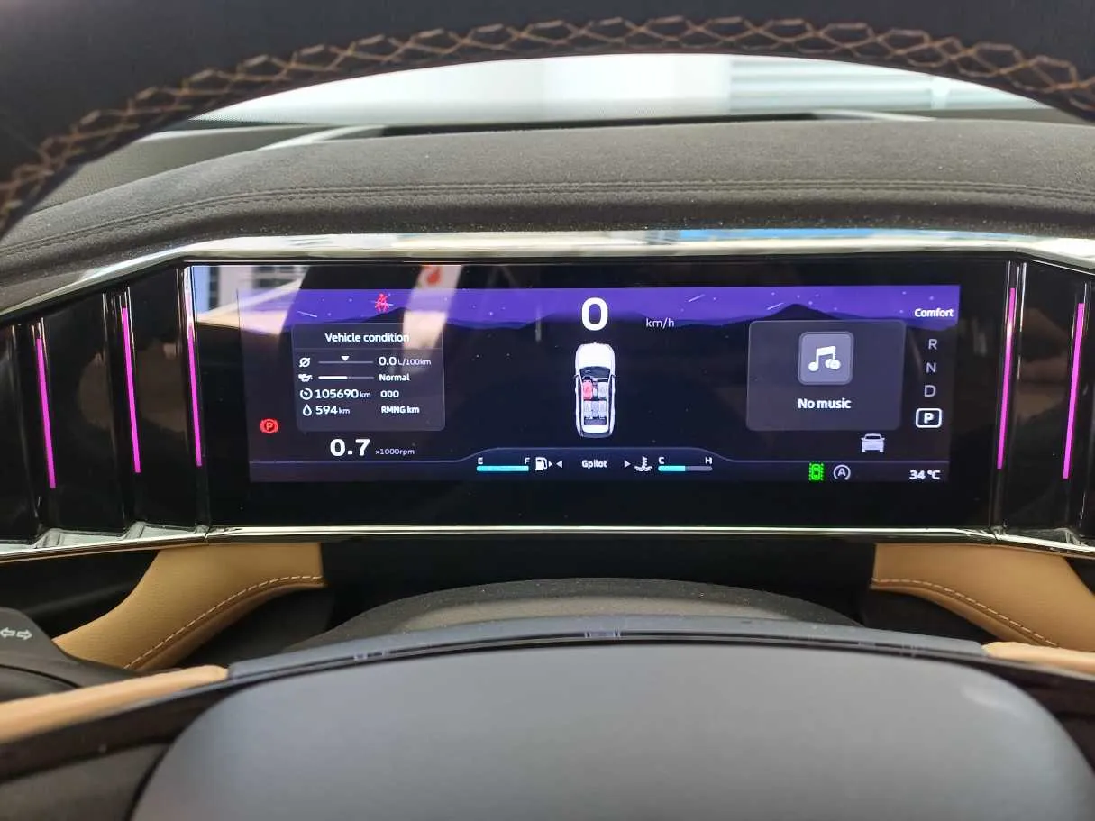 Car image 19