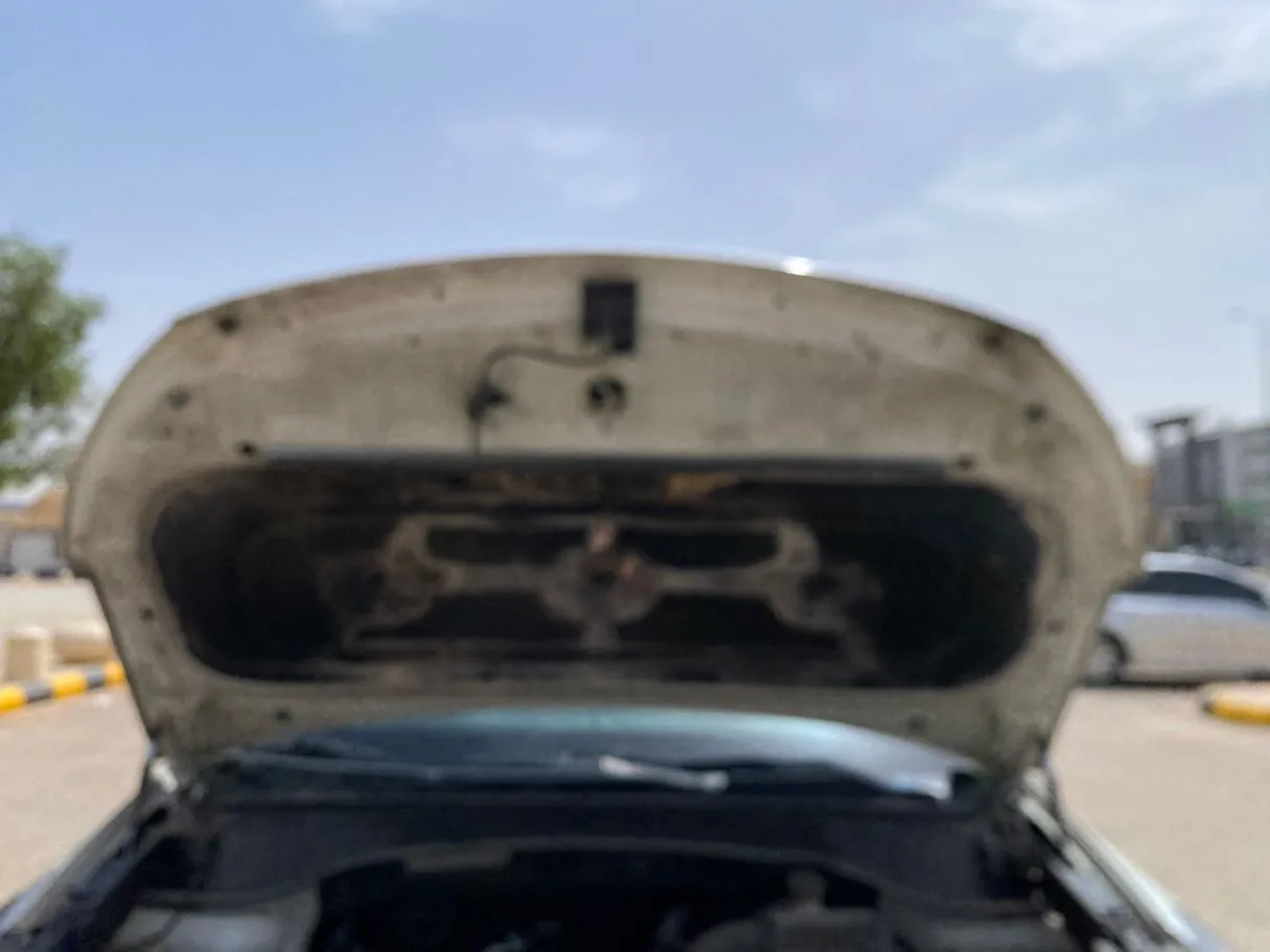 Car image 25