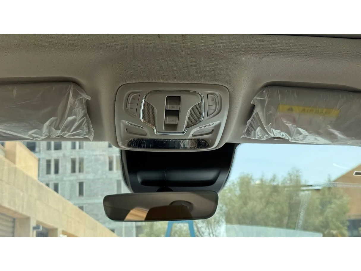 Car image 27