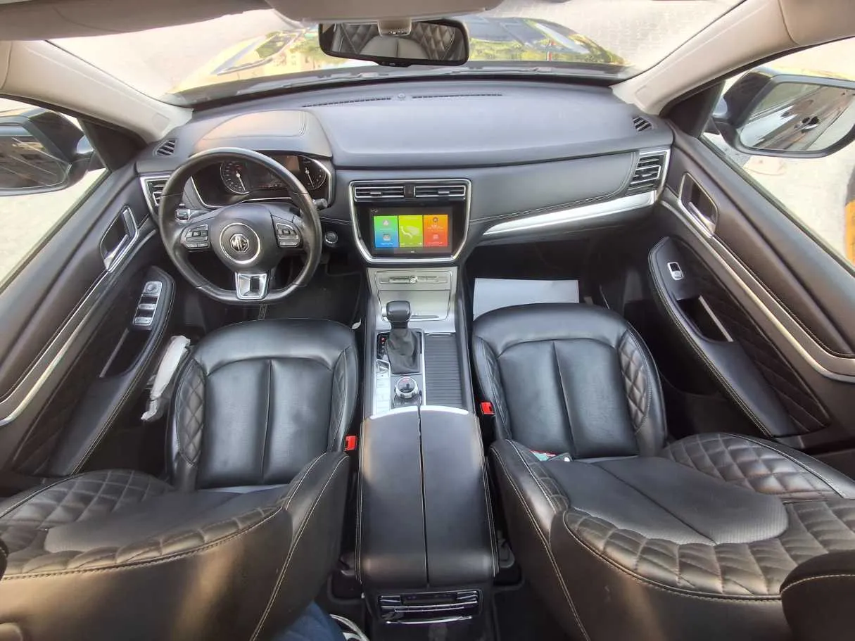 Car image 16