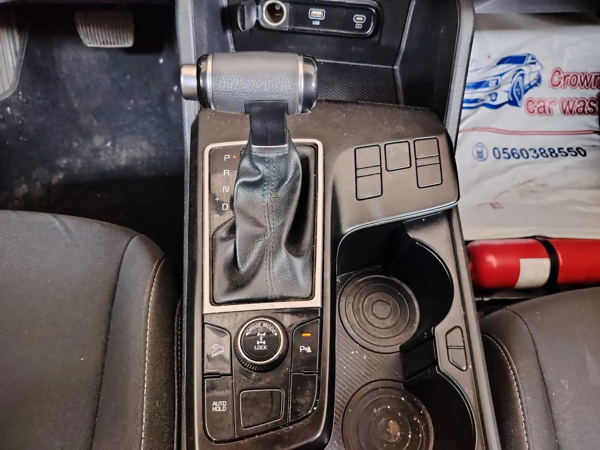 Car image 23