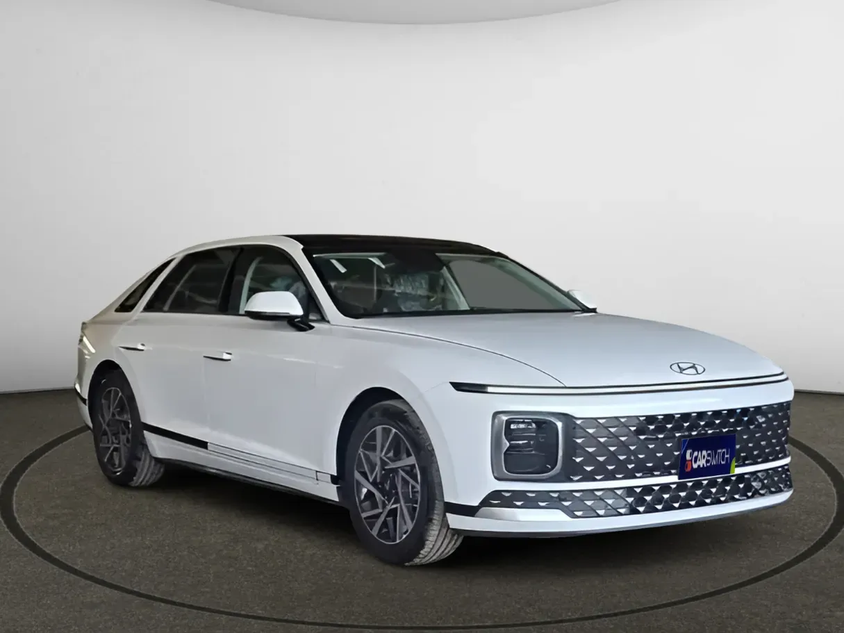 Car image 3