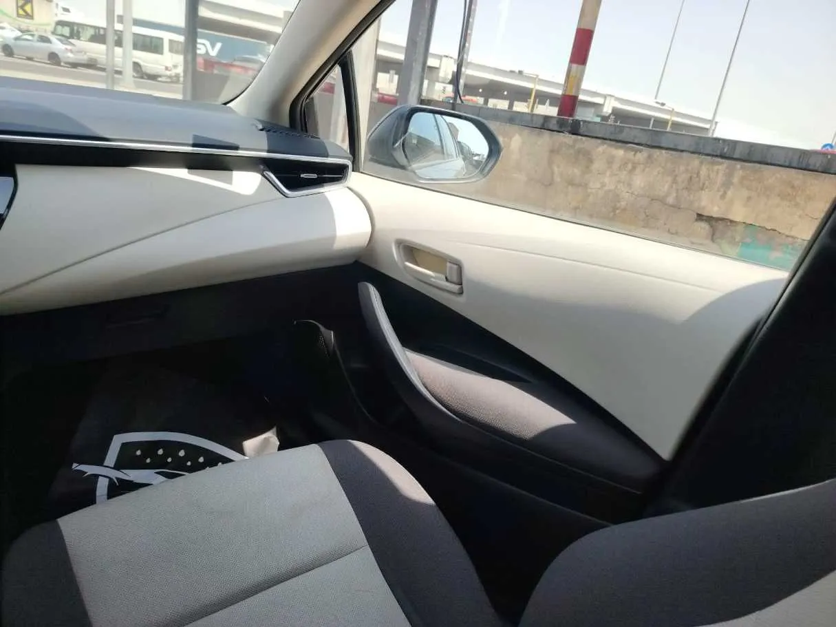 Car image 34