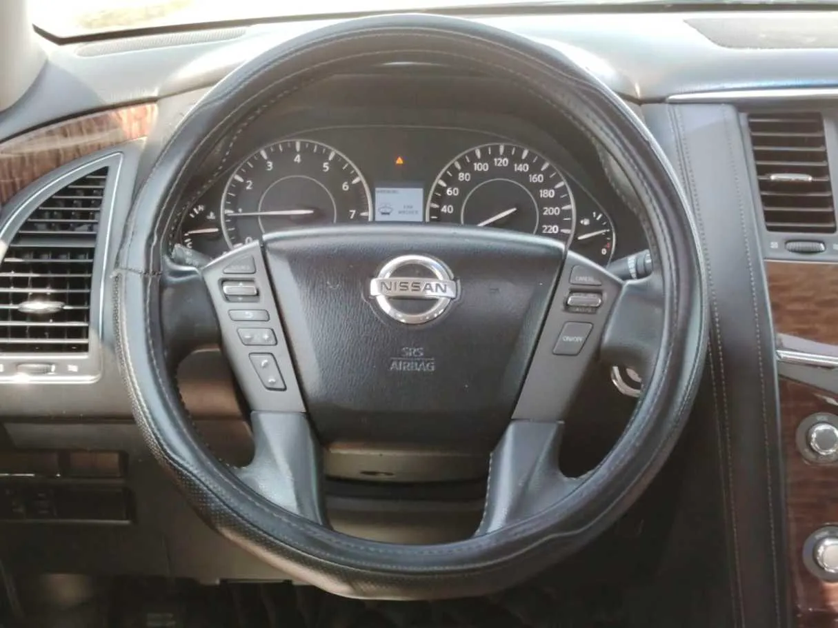Car image 25