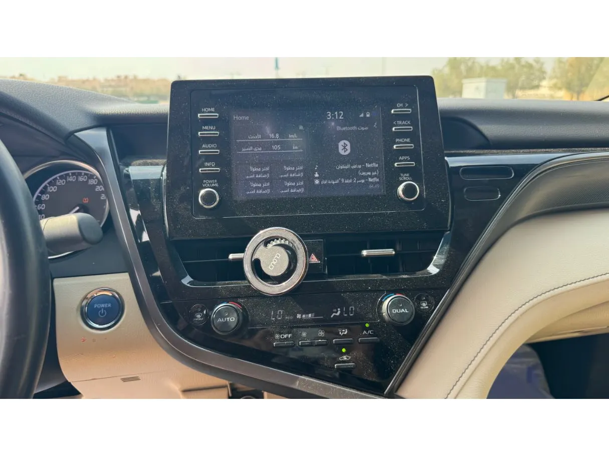 Car image 18