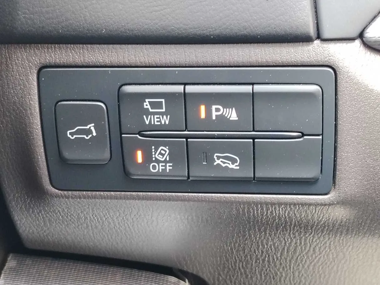 Car image 30