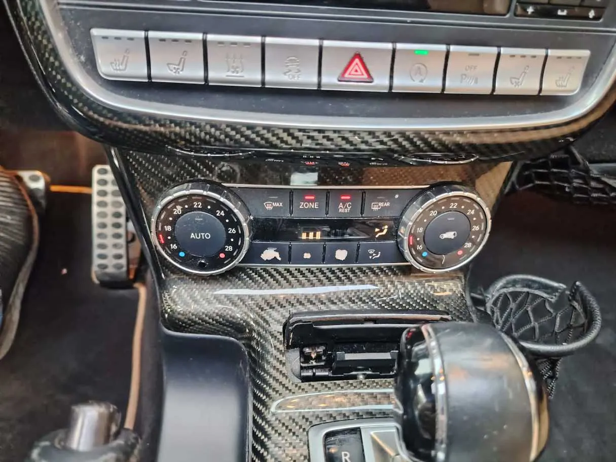 Car image 28