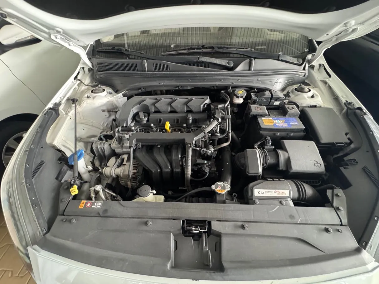 Car image 18