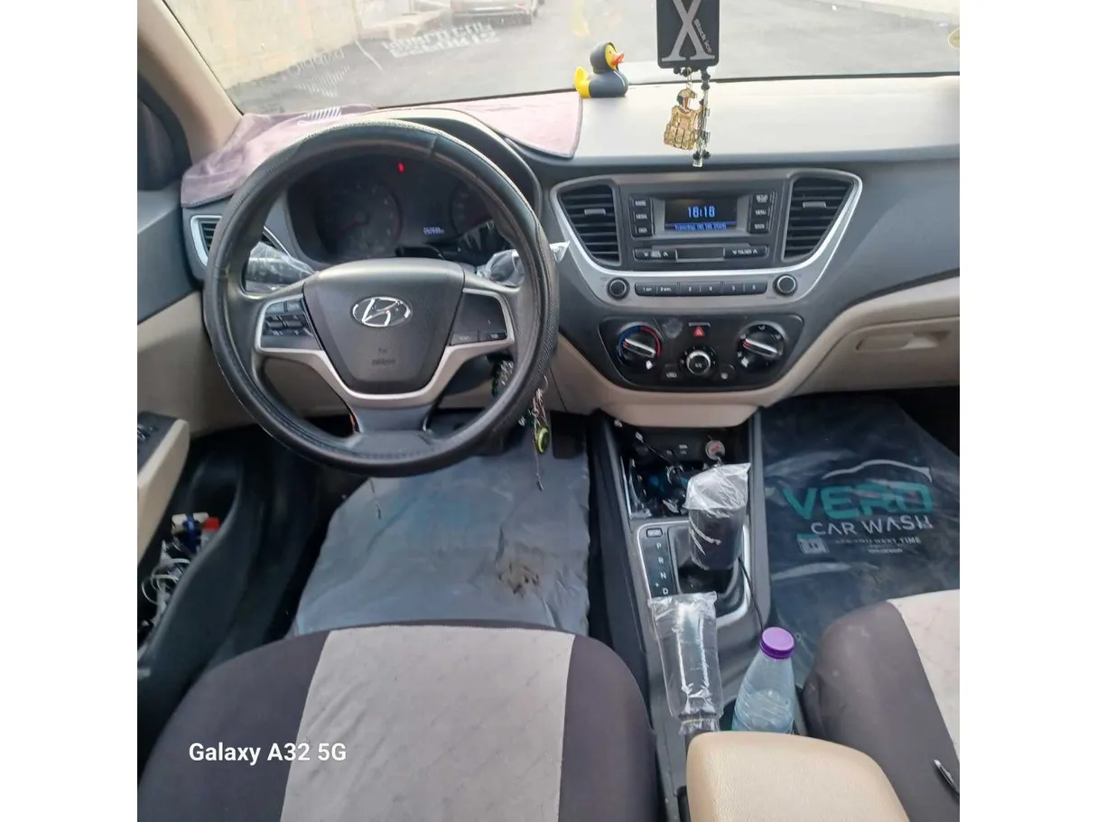 Car image 16