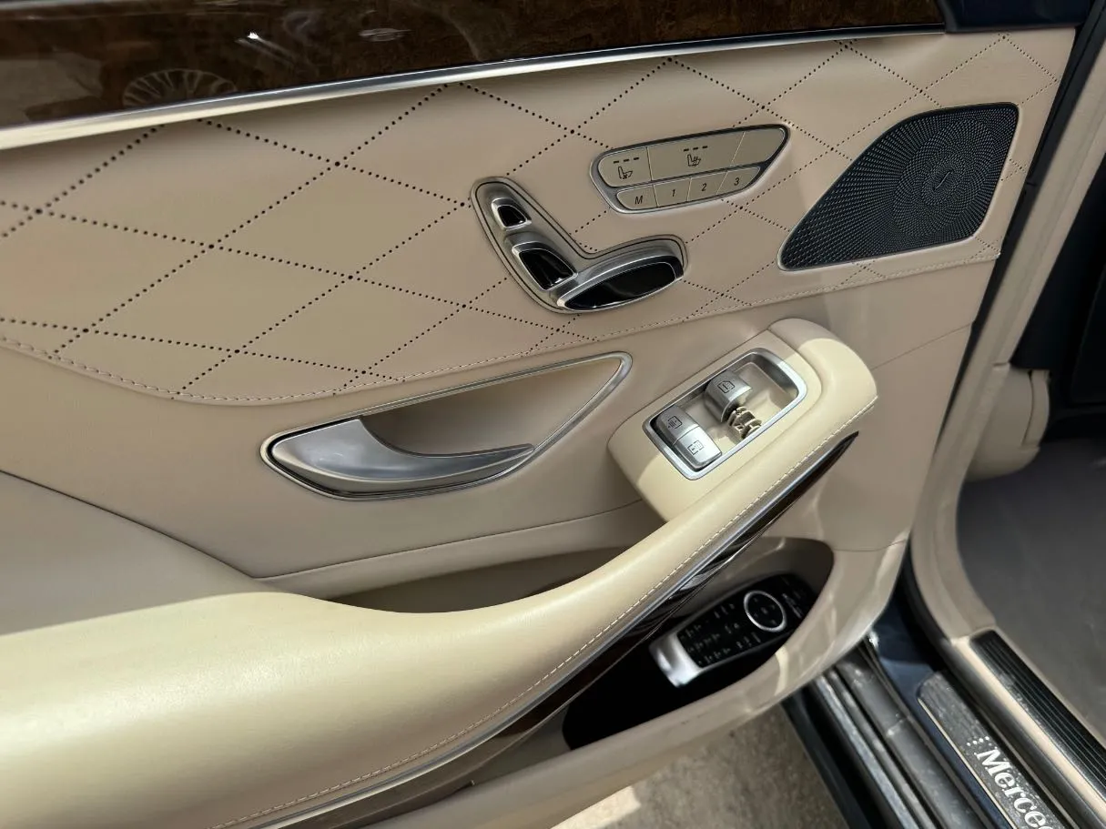 Car image 26