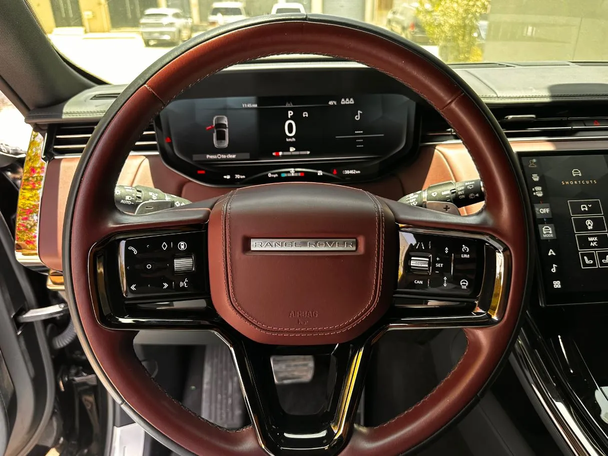 Car image 24