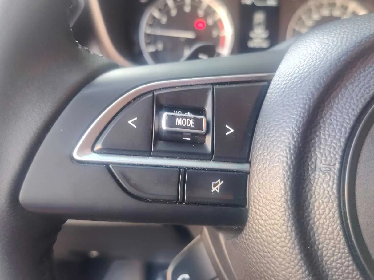 Car image 35