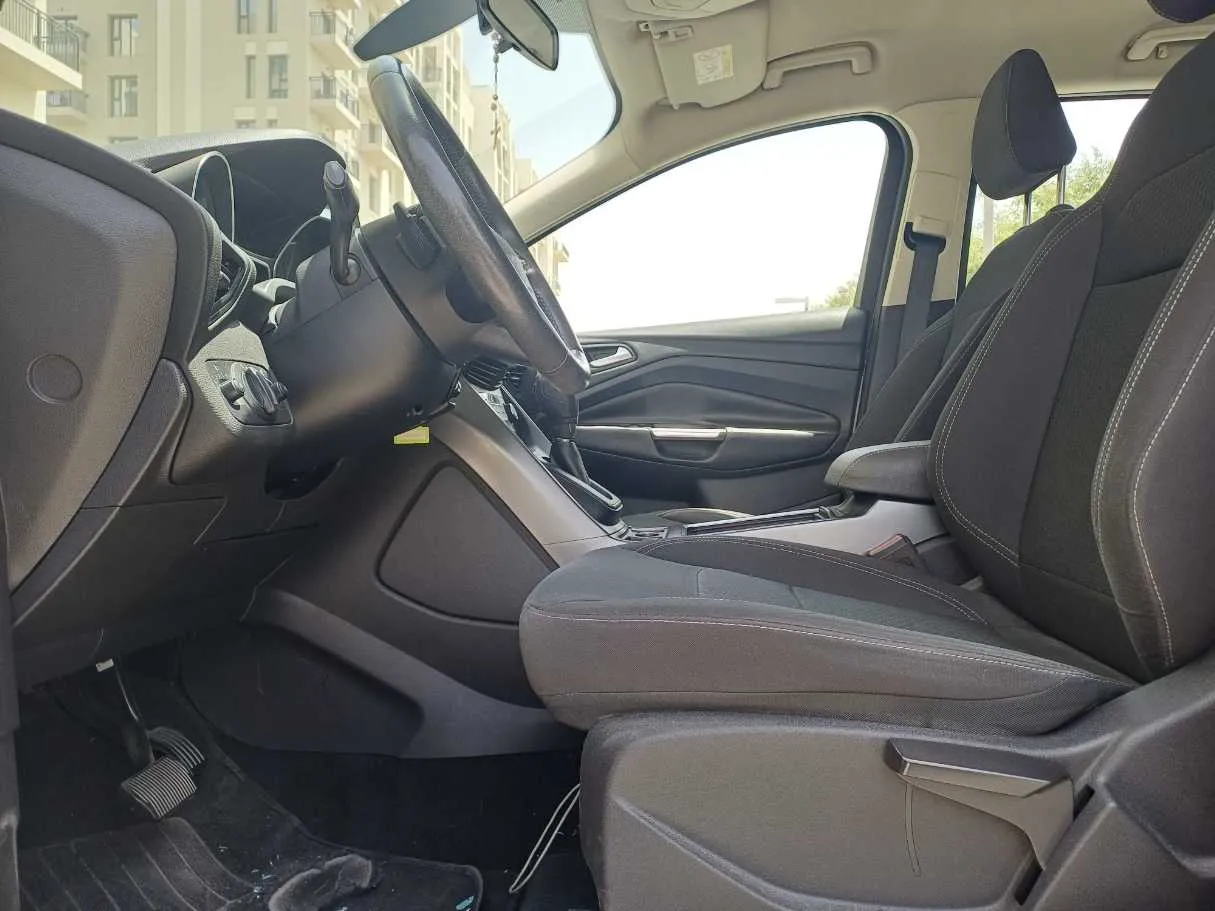 Car image 12