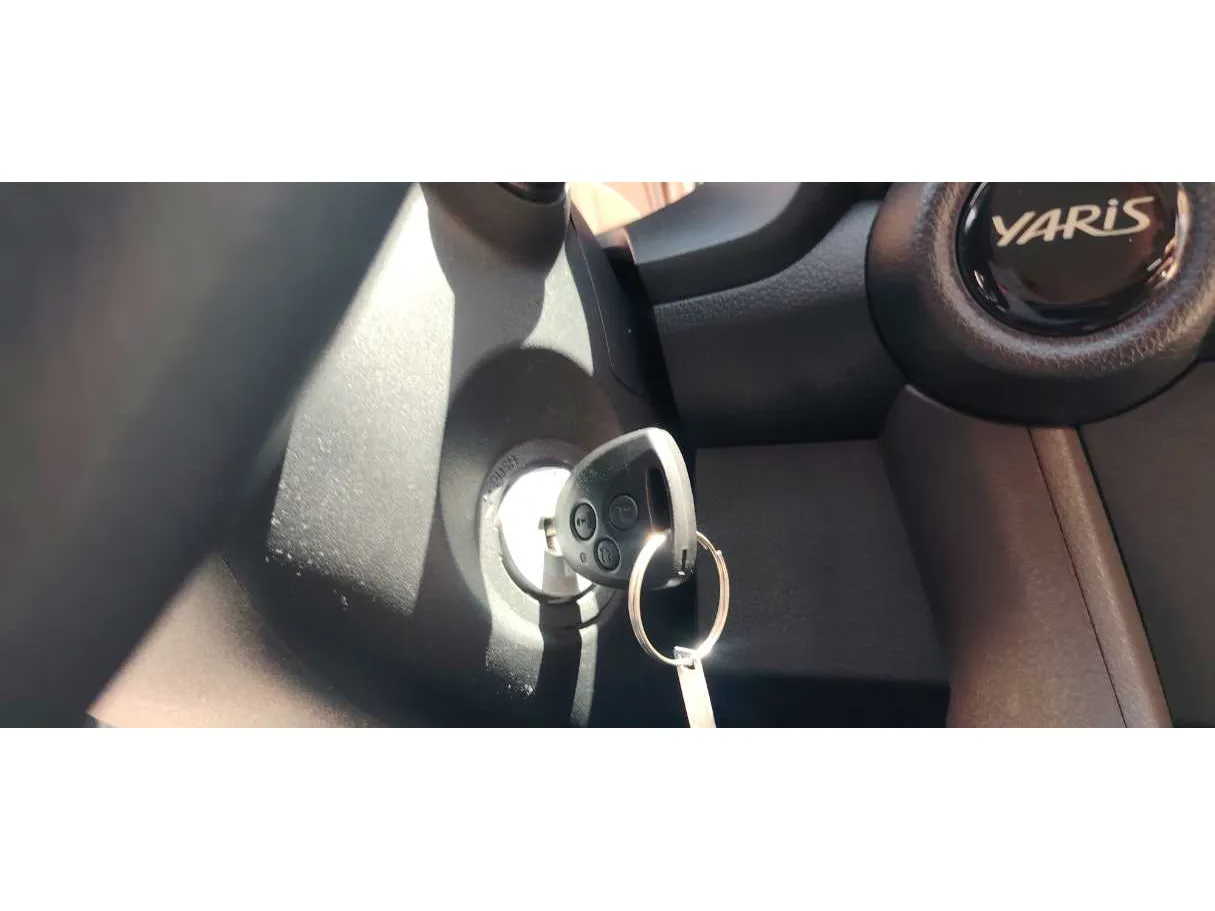 Car image 28