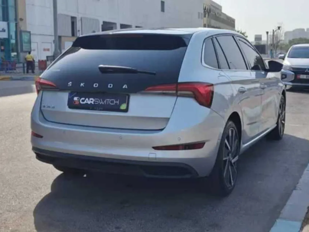 Car image 5